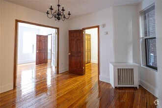 Building Photo - 115 E 96th St