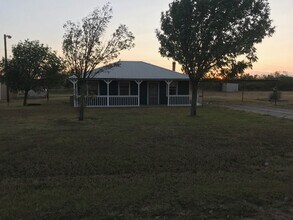 Building Photo - 102 CR 691
