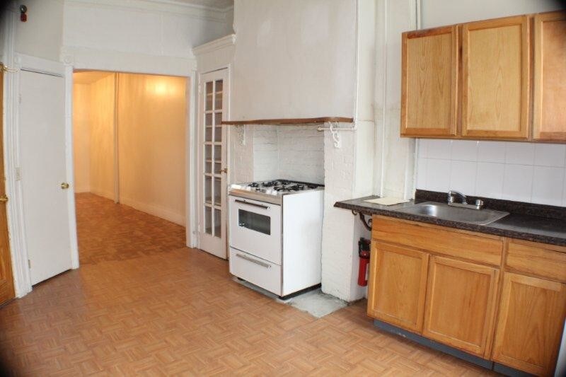 Primary Photo - 262 Kingsland Ave
