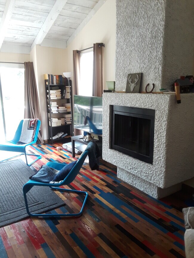 Foto del edificio - 207 Hi Cir N