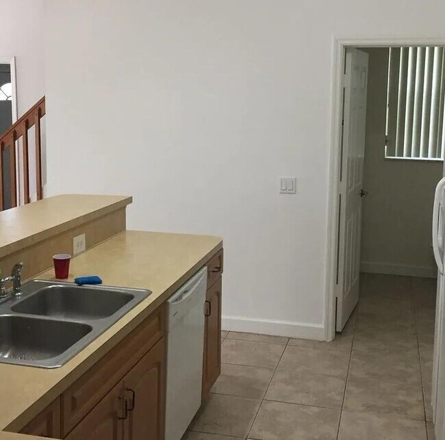 Foto del edificio - 1369 Periwinkle Pl