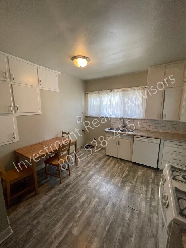 Foto del edificio - 386 N 500 E