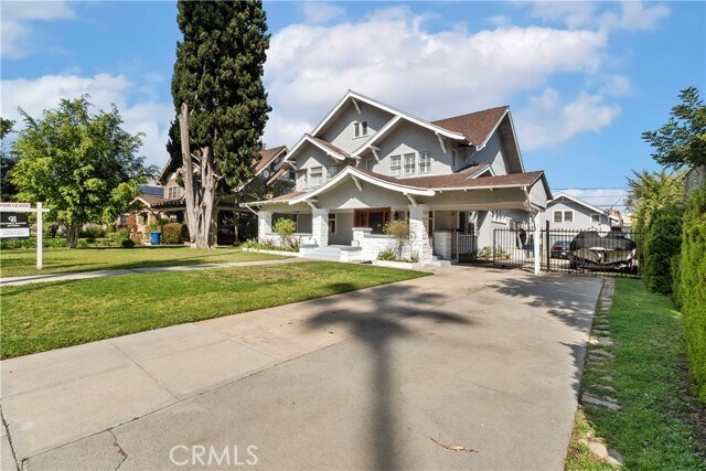 Foto del edificio - 2167 W 20th St