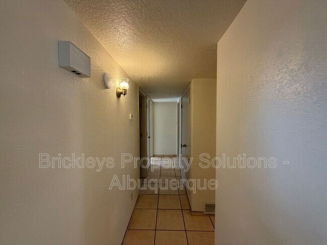 Foto del edificio - 9937 Clearwater St NW