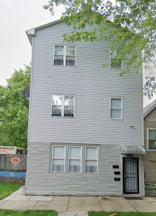 Building Photo - 8134 S Muskegon Ave