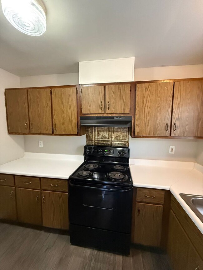 Foto del edificio - Spacious 2-Bedroom Townhome – Move-In Ready!