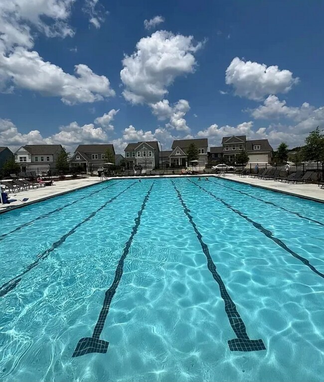 Foto del edificio - 913 Colton Dr