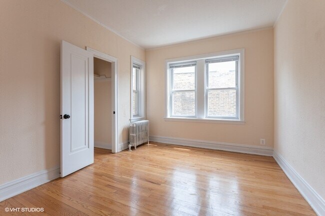 Foto del edificio - 2922 N Albany Ave