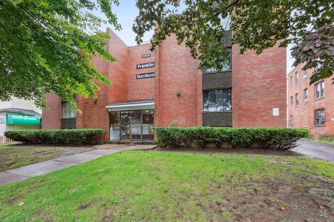 Building Photo - 356 Franklin Ave
