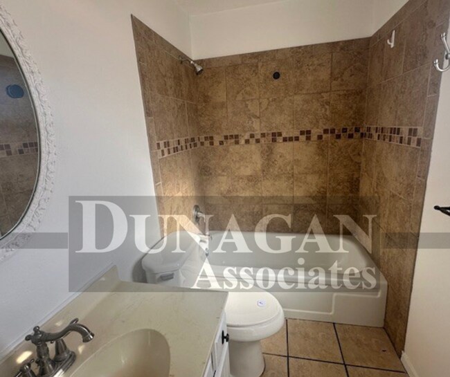 Foto del edificio - OPEN HOUSE ON 2/11 11:15AM -11:25 AM 3 Bed 2 Bath Water Paid