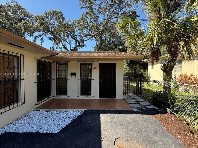 Building Photo - 1048 NW 32nd Pl