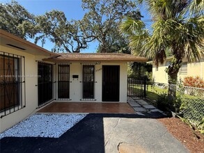 Building Photo - 1048 NW 32nd Pl