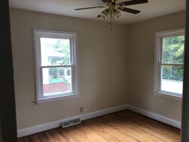 Building Photo - 103 Spruce St