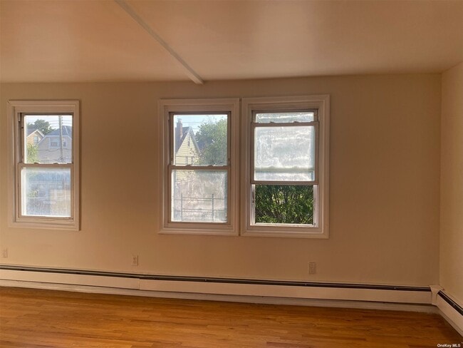Building Photo - 111-15 205th St