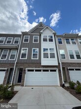 Building Photo - 4105 Bolton Ct