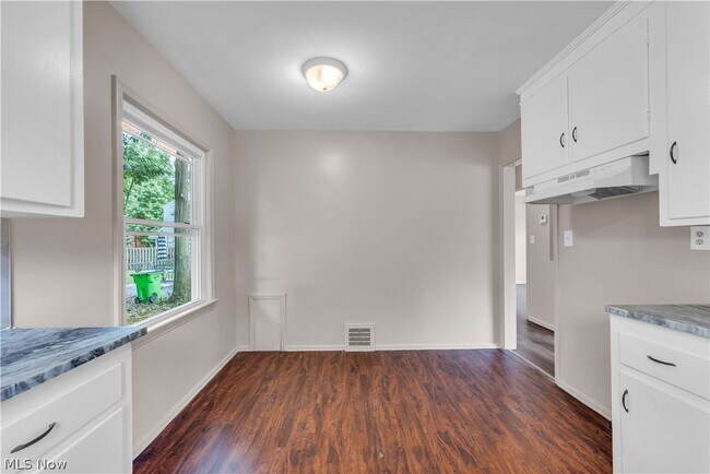 Building Photo - 4162 Bluestone Rd