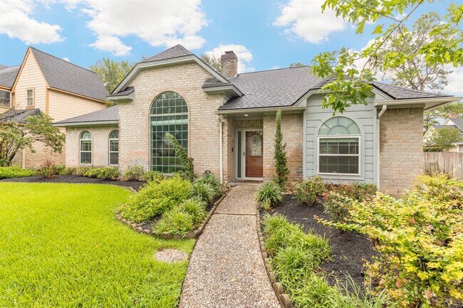 Building Photo - 5622 Woodland Creek Dr