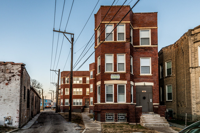 Foto del edificio - 1630 S Sawyer Ave