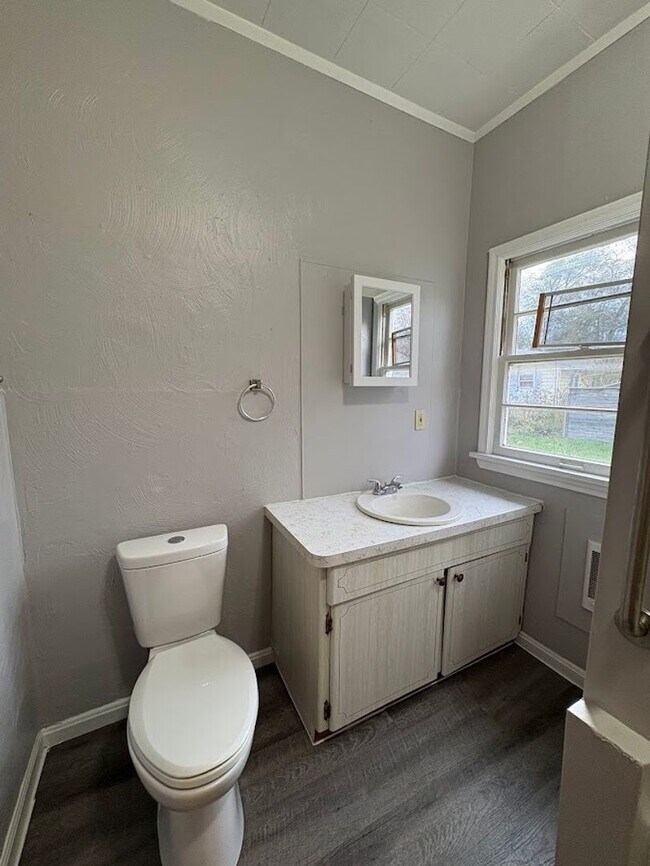 Foto del edificio - 1411 Spring Ave NE