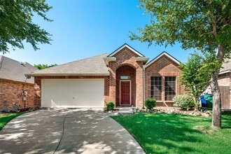 Building Photo - 5501 Crestwood Dr