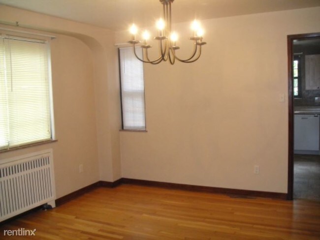 Building Photo - 3 br, 1.5 bath Townhome - 143 Cedar Blvd.