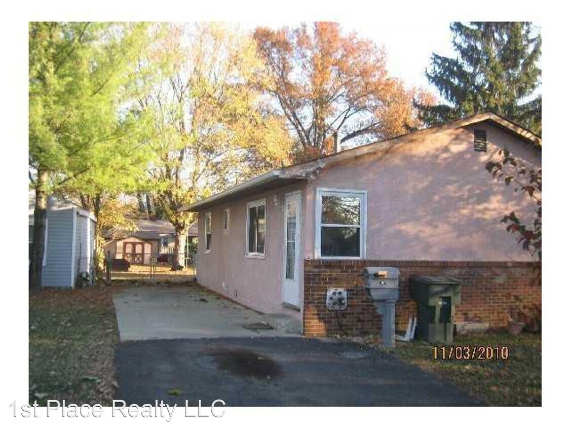 3 br, 1 bath House 1506 Elmore Ave House Rental in Columbus, OH