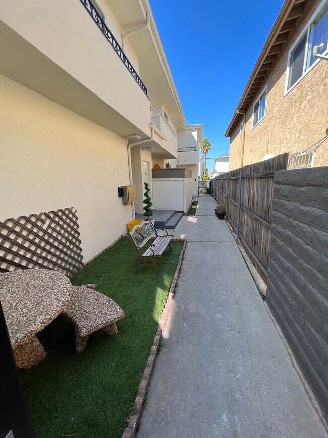 Foto del edificio - 3707 Kelton Ave