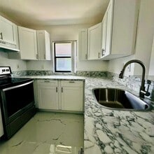 Building Photo - 4030 NW 87th Ave