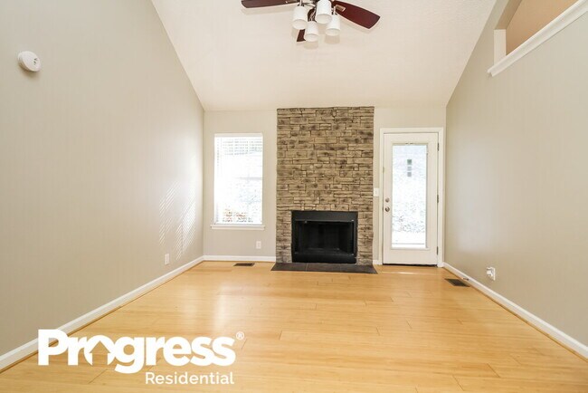 Foto del edificio - 2617 Mountain Laurel Dr
