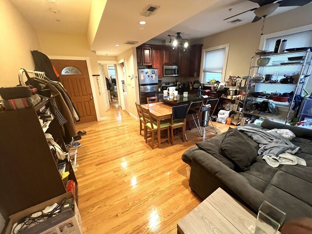 Foto principal - 165 Hampshire St