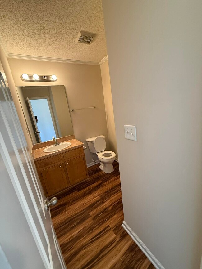 Foto del edificio - 1217 Cross Creek Cir