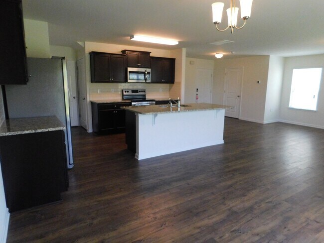 Building Photo - Brand New! 4 bed, 2.5 bath