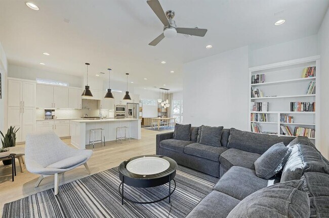 Foto del edificio - 903 W Gibson St