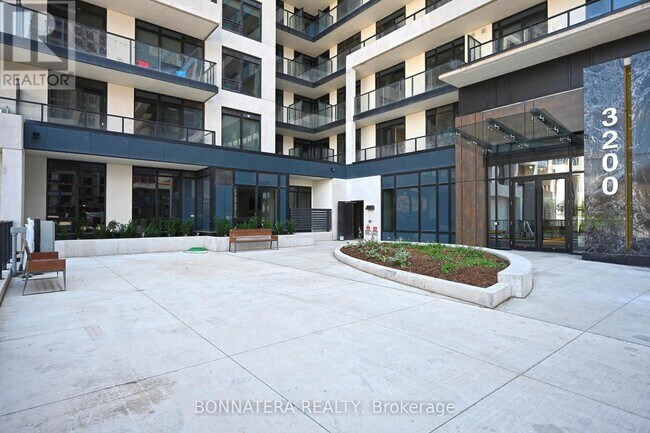 Photo du bâtiment - 3200-3200 William Coltson Ave