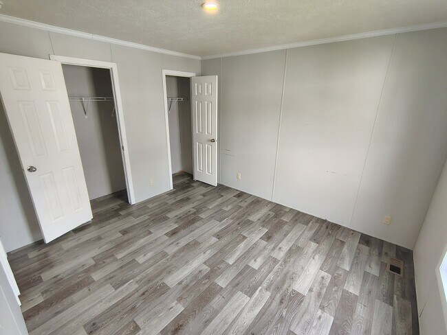 Foto del edificio - 5149 Tokay Dr