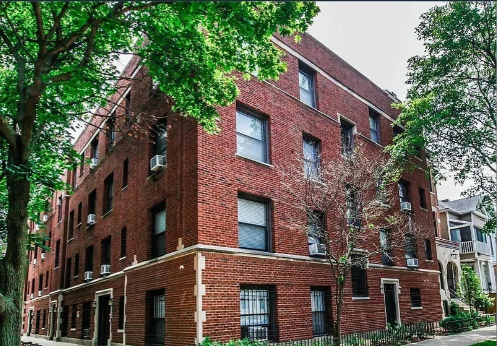 Primary Photo - 925 W Schubert Ave