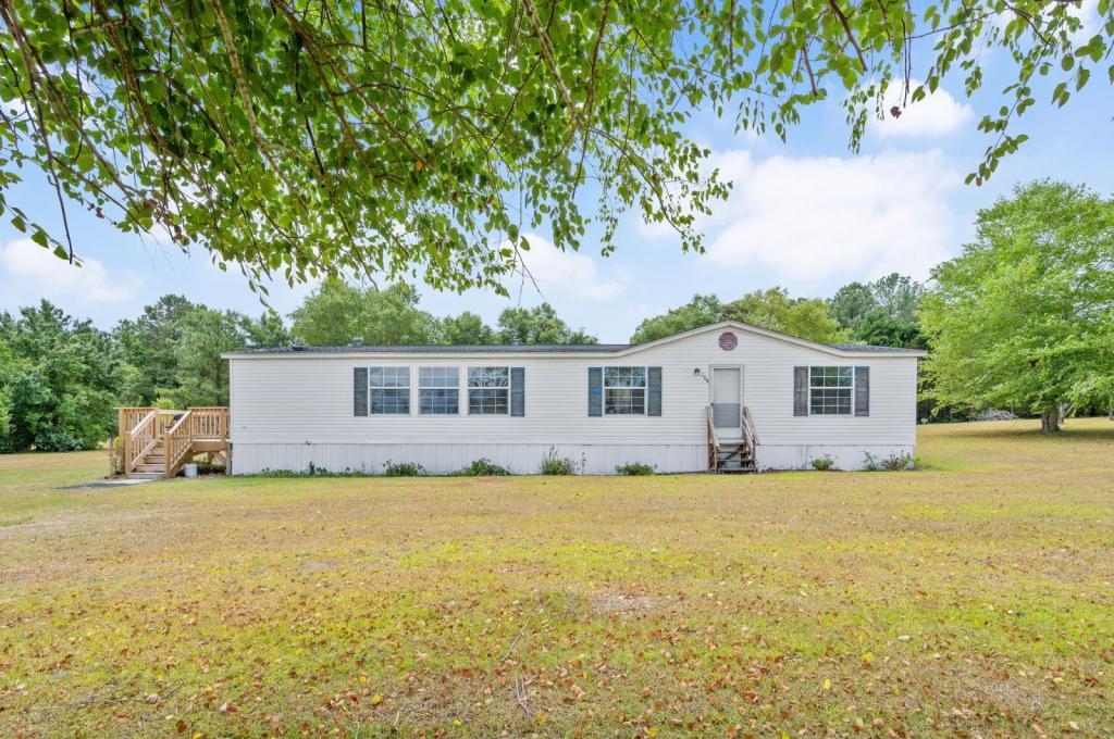 Primary Photo - 108 Denn-Field Ln