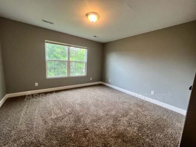 Foto del edificio - 924 Warrior Hill Dr