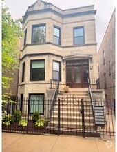 Building Photo - 2528 W Cortez St