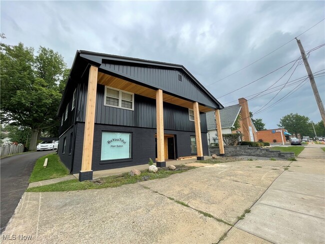 Foto del edificio - 1048 E State St