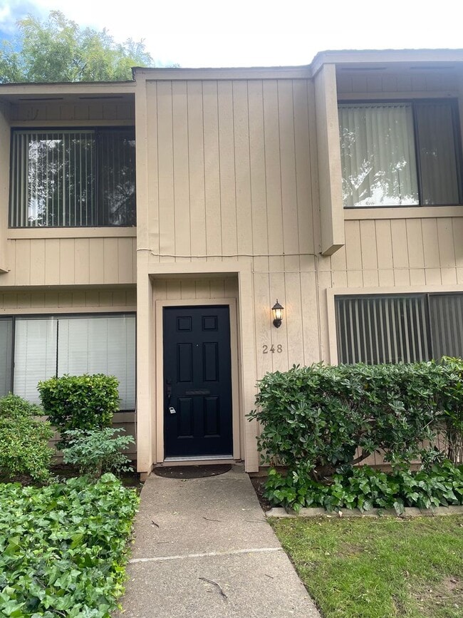 Building Photo - 248 Hartnell Pl