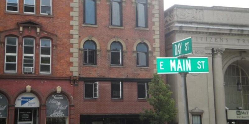 Primary Photo - 5 East Main Street