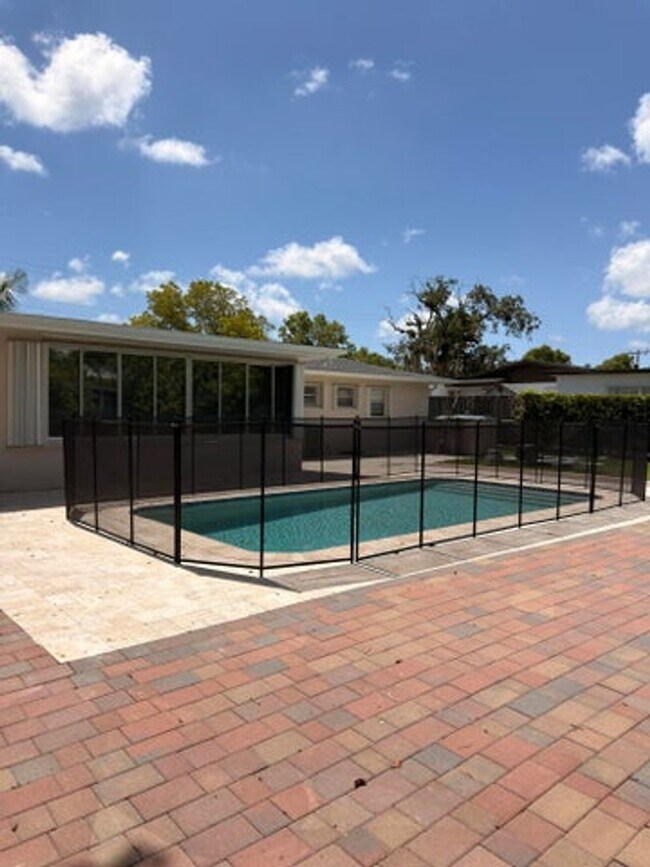Building Photo - 7500 SW 98th Ct