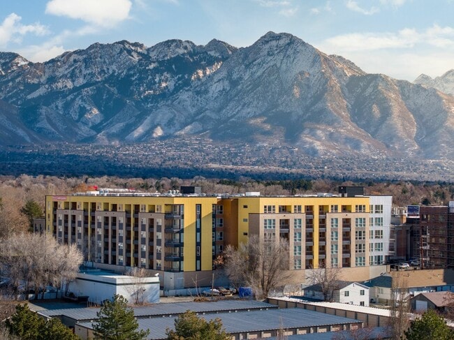 Views of Wasatch Mountains - Cottonwood Highland