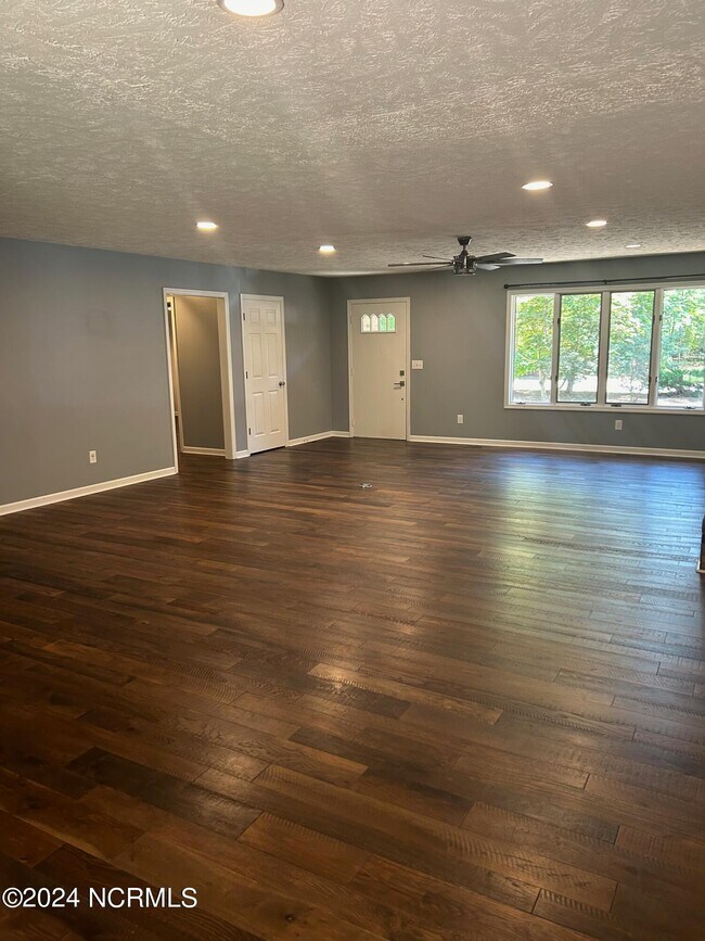 Foto del edificio - 5 Birdie Dr