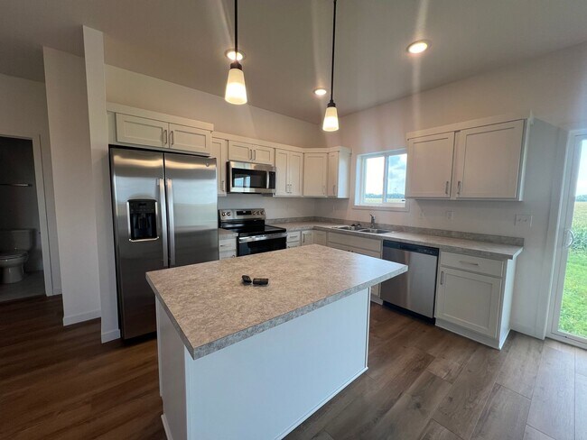 Foto del edificio - 1614 6th Ave NE