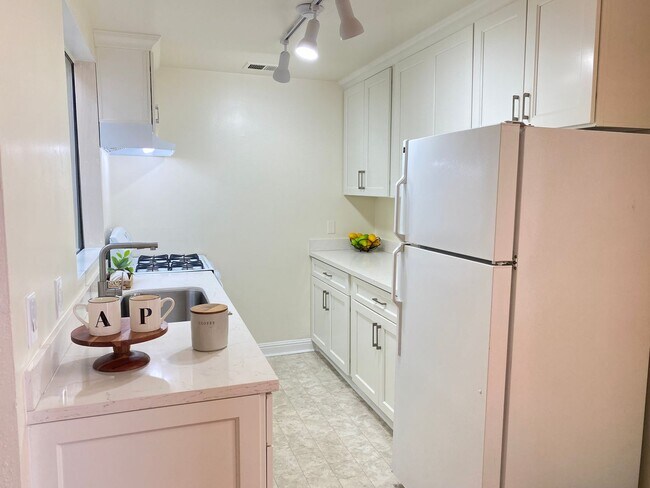 Foto del edificio - 1138 E 12th St