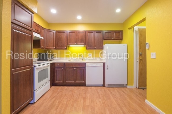 Foto del edificio - 11044 SW Greenburg Rd