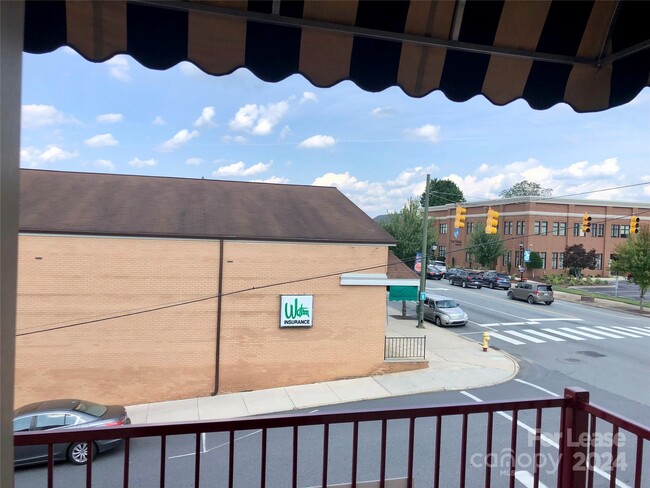 Building Photo - 235 E Main St
