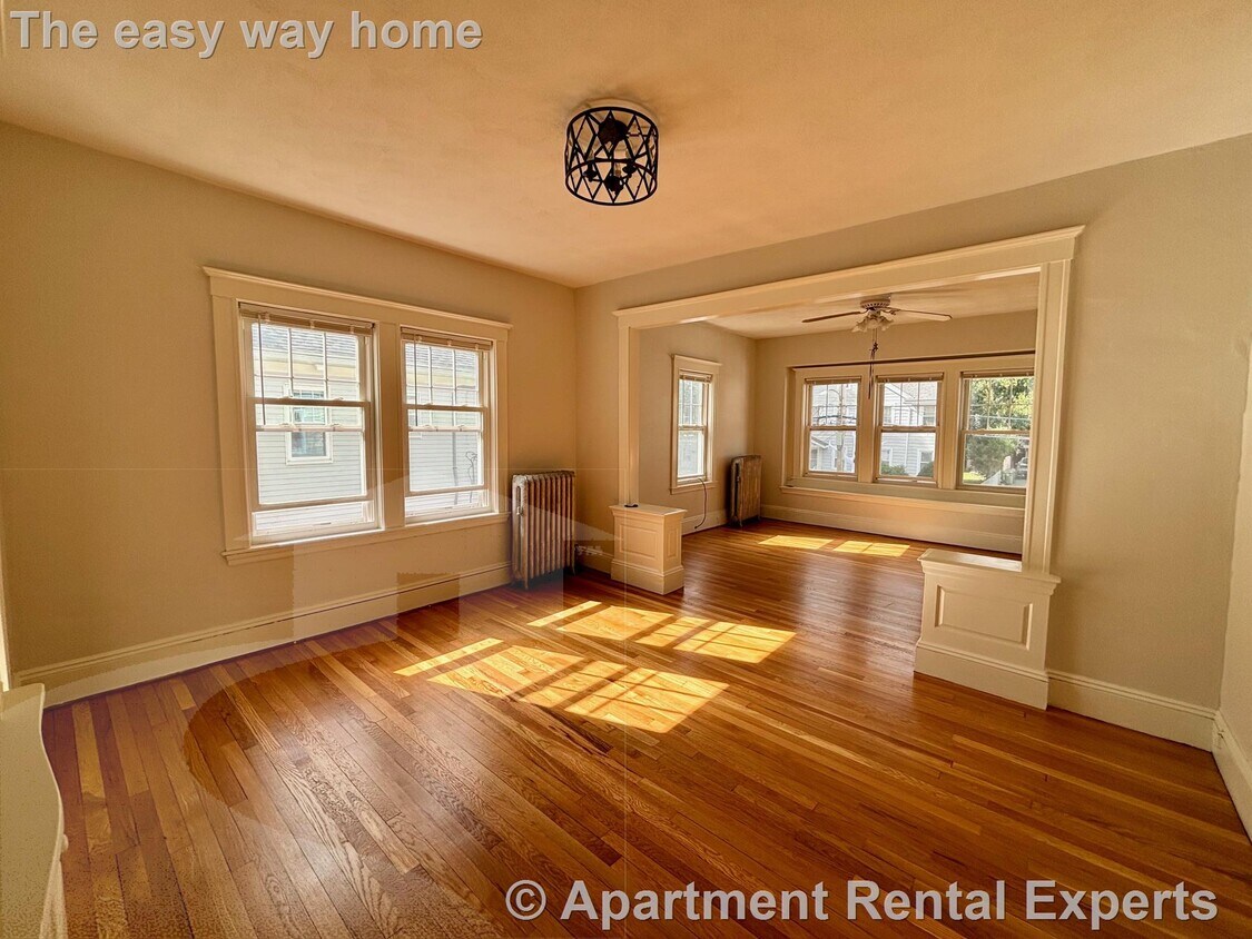Primary Photo - Large 1+ Bedroom with Parking Included on ...